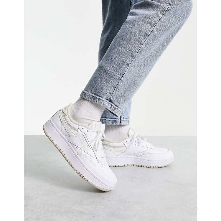 Zapatillas de deporte blancas y beis Club C Double de Reebok | ASOS