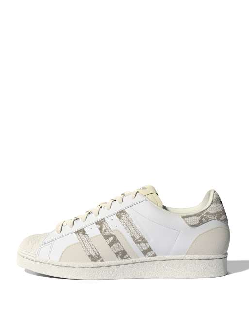 Zapatillas de deporte blancas y beis con estampado de piel de serpiente Superstar de adidas Originals