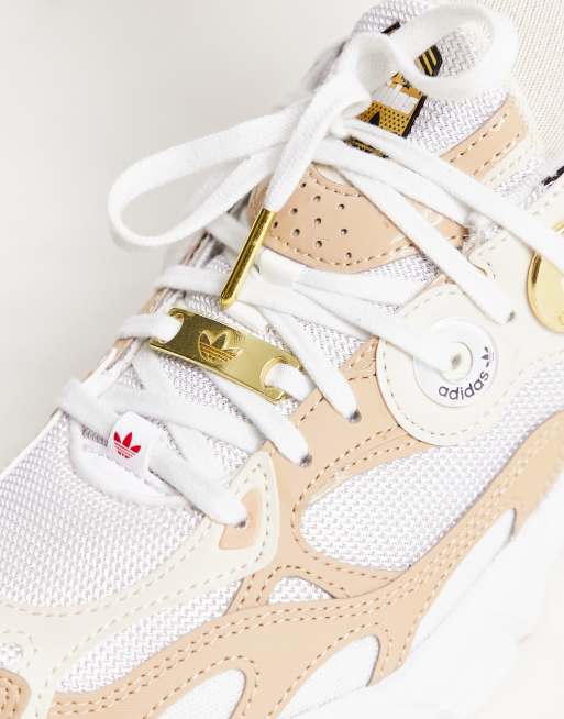 Zapatillas de deporte blancas y beis Ski Chic Astir de adidas Originals