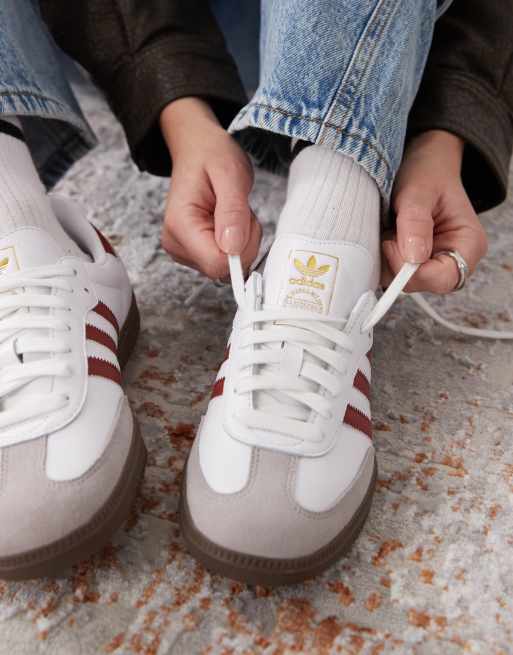 Adidas superstar blancas y burdeos sales