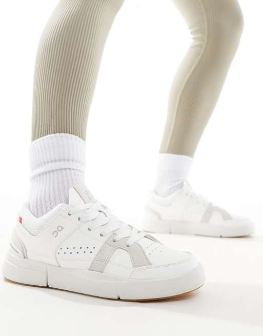 Zapatillas de deporte blancas y color arena The Roger Clubhouse de On Running