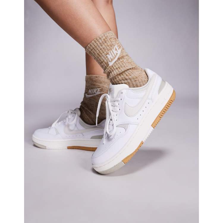 Zapatillas nike blancas con colores top