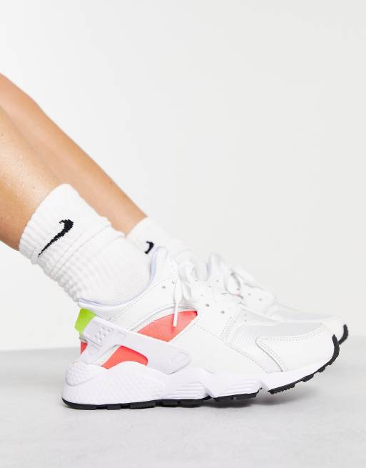 Nike huarache blancas con rojo deals