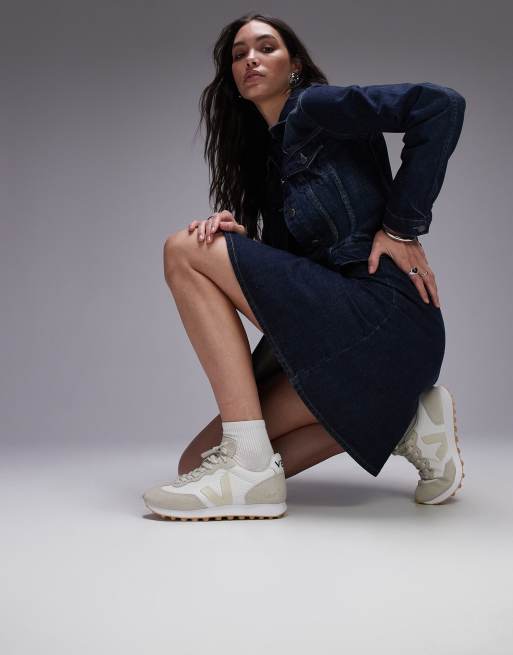 Zapatillas de deporte blancas y color piedra natural de Alveomesh y ante Rio Branco de VEJA