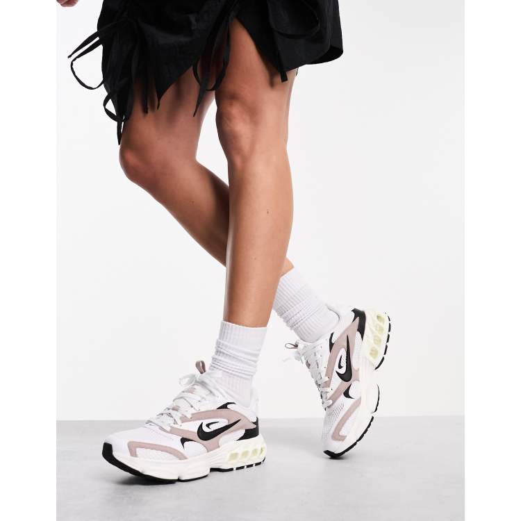 Zapatillas de deporte blancas y color topo pálido Zoom Air Fire de