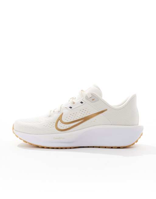 Nike quest 2 mujer dorada hotsell