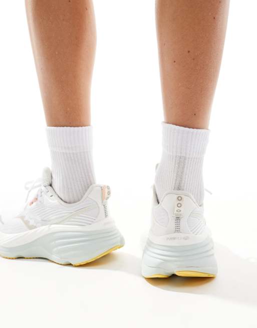 Zapatillas de deporte blancas y espuma para correr Hurricane 24 de Saucony, 4 de 5