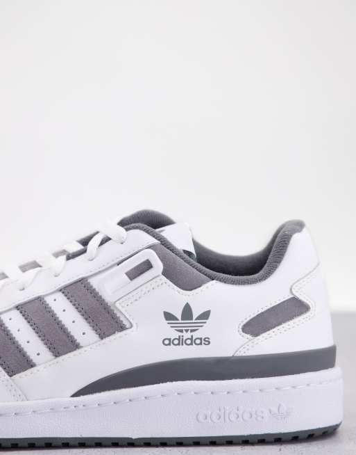 Zapatillas de deporte blancas grises Forum Low de adidas Originals | ASOS