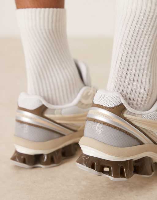 Zapatillas de deporte blancas y mazapán Gel-Kinetic Fluent de Asics, 3 de 5