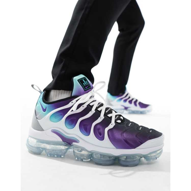 Zapatillas de deporte blancas y moradas Air Vapormax Plus de Nike ASOS