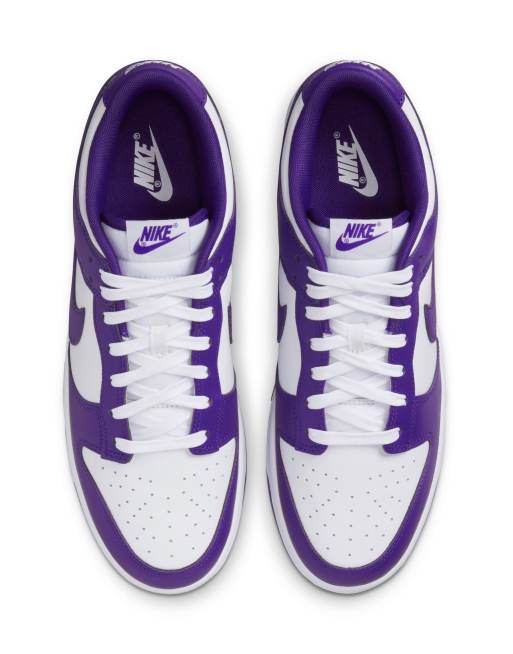 Zapatillas de deporte blancas y moradas Dunk Low Retro de Nike, 3 de 4