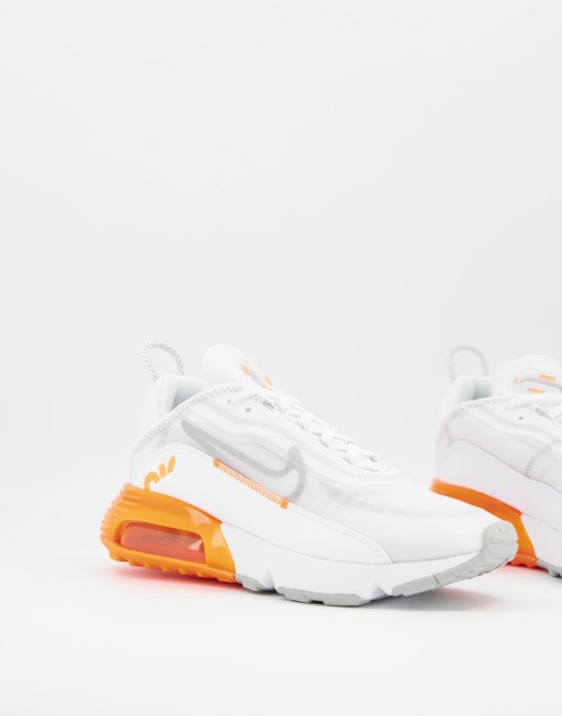 Zapatillas de deporte blancas y Air Max 2090 ES de Nike | ASOS