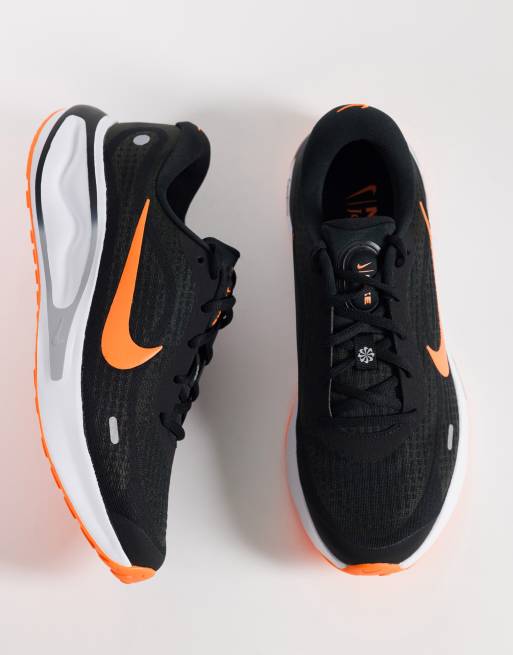 Zapatillas de deporte blancas y naranjas Journey Run de Nike Running, 3 de 5