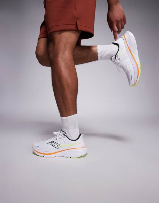 Zapatillas de deporte blancas y naranjas para correr Guide 18 de Saucony, 3 de 5