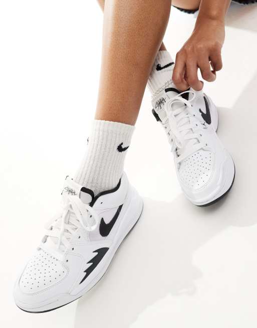 Zapatillas de deporte blancas y negras Air Jordan Stadium 90 de Nike, 4 de 5