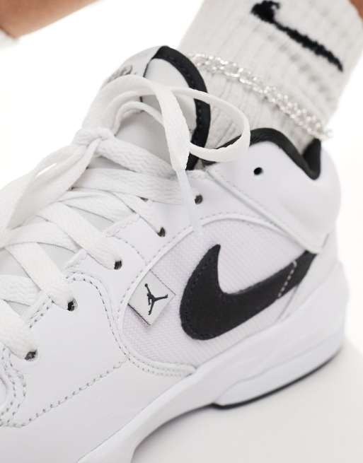 Zapatillas de deporte blancas y negras Air Jordan Stadium 90 de Nike, 5 de 5