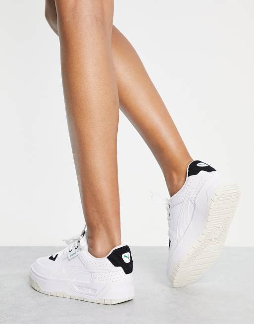 Zapatillas de deporte blancas y negras Cali de PUMA ASOS