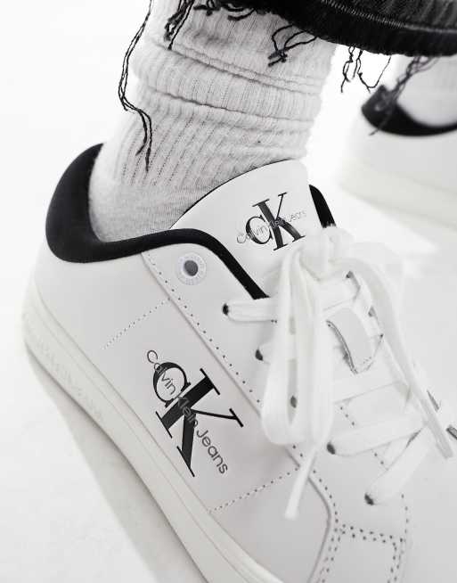 Zapatillas de deporte blancas y negras de cuero de Calvin Klein, 3 de 5