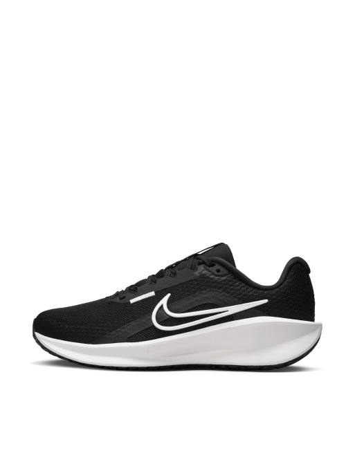 Zapatillas de deporte blancas y negras Downshifter 13 de Nike Running, 4 de 5