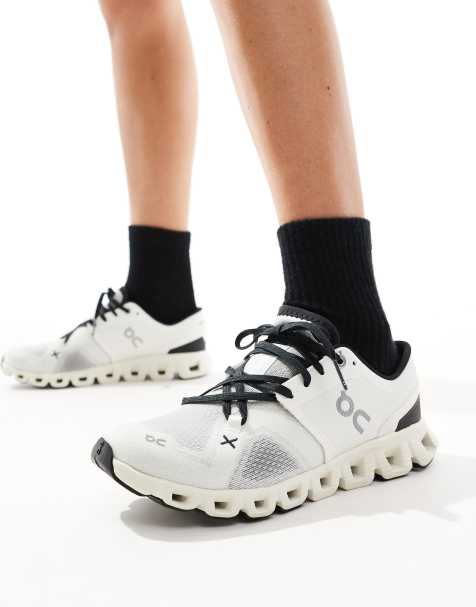 Zapatillas de deporte blancas y negras para entrenar Cloud X 3 de ON - view 1