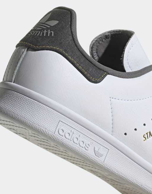 esqueleto patinar Diez años Zapatillas de deporte blancas y negras Stan Smith de adidas Originals | ASOS