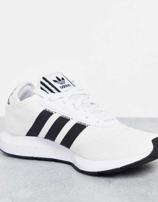 Adidas swift run 2025 blancos con negro