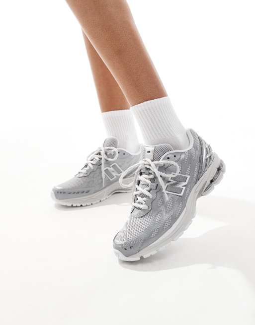 Zapatillas de deporte blancas y plateadas 1906W de New Balance, 4 de 5