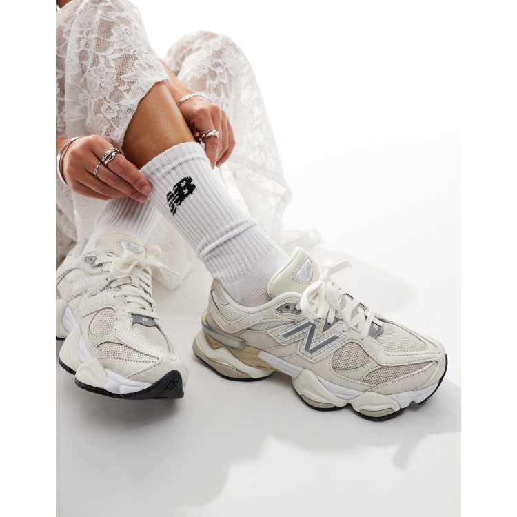 Zapatillas de deporte blancas y plateadas 9060 de New Balance ASOS