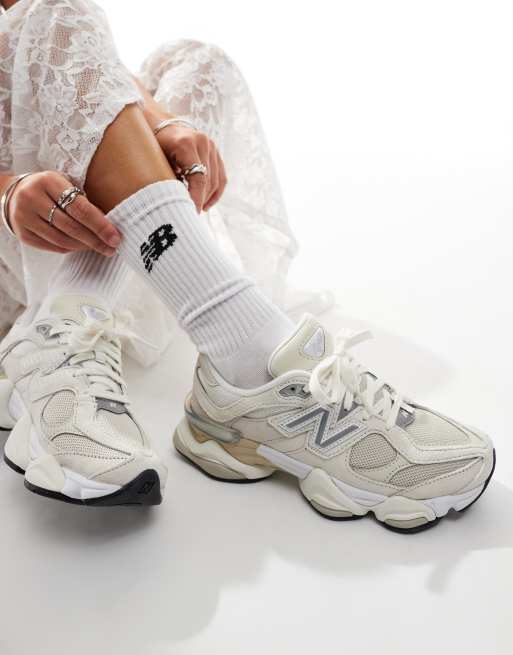 Zapatillas de deporte blancas y plateadas 9060 de New Balance