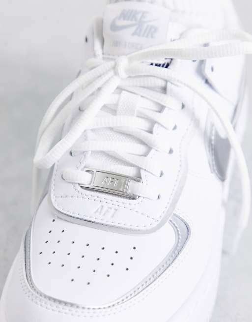 Zapatillas de deporte blancas plateadas Air Force 1 Nike | ASOS