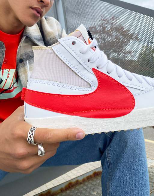 Zapatillas de blancas y rojas Blazer Mid '77 Jumbo de Nike |