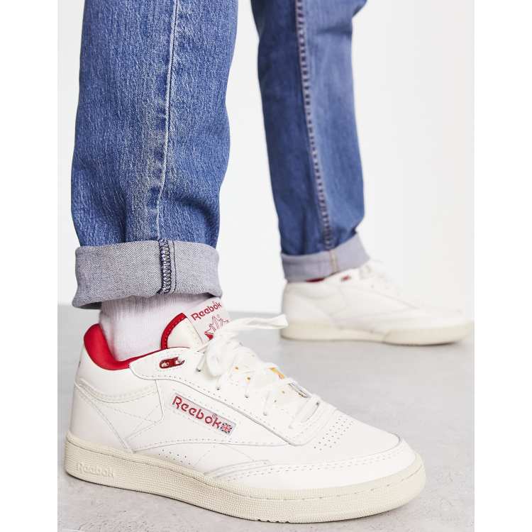 Zapatillas de deporte blancas rojas Club C Vintage de Reebok ASOS