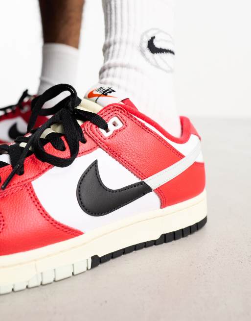 Zapatillas de deporte blancas y rojas retro Dunk Low de Nike ASOS