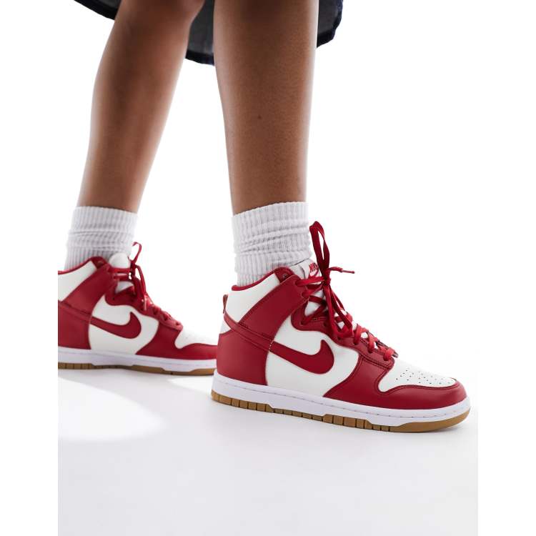 Zapatillas de deporte blancas y rojo gimnasio Dunk High de Nike ASOS