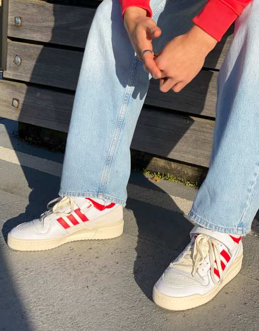 Zapatillas de deporte y rojo Forum Low adidas Originals | ASOS