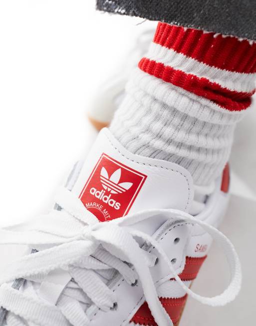 Adidas rojos con outlet blanco