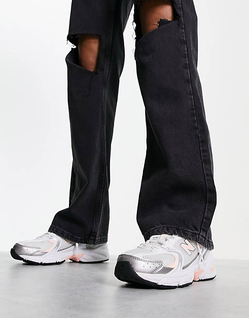 Zapatillas de deporte blancas y rosa 530 de New Balance | ASOS