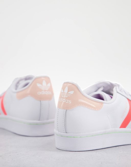 de deporte blancas y rosas de adidas Originals