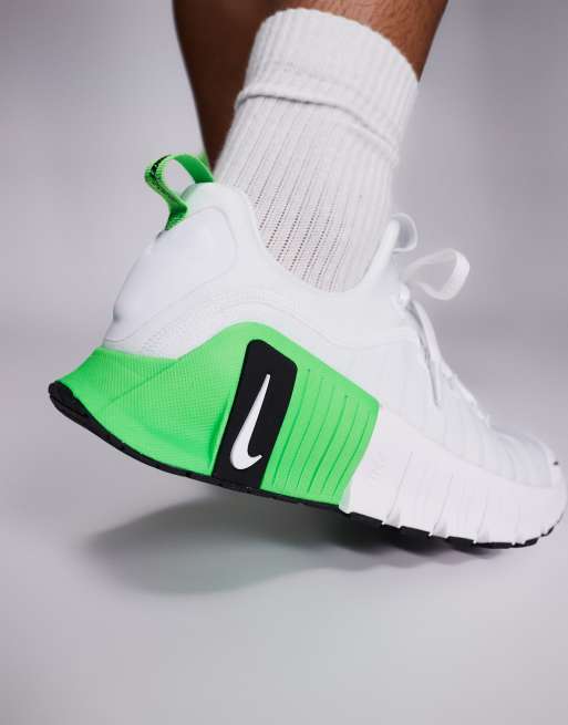 Zapatillas de deporte blancas y verde lima Metcon 6 de Nike Training, 3 de 5