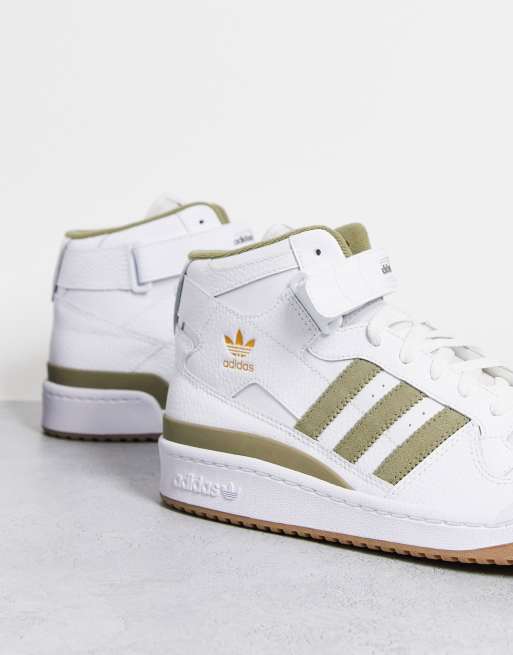 Universal Grabar Pebish Zapatillas de deporte blancas y verde órbita Forum Mid de adidas Originals  | ASOS