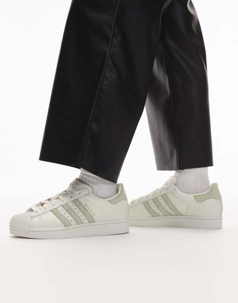 Zapatillas de deporte blancas y verde salvia con rayas efecto pelo de potro Superstar II de adidas Originals - view 1