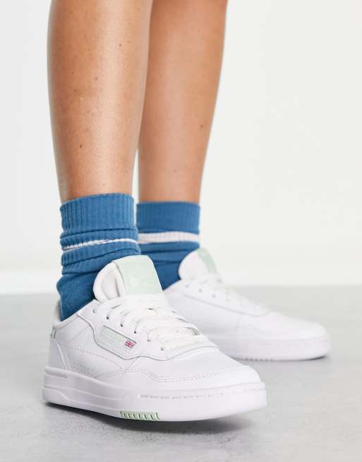 amanecer Cruel Aplicado Zapatillas de deporte blancas y verde salvia Court Peak de Reebok | ASOS