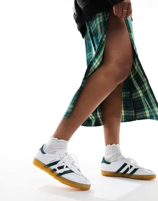 Zapatillas de deporte blancas y verdes Gazelle Indoor de adidas Originals