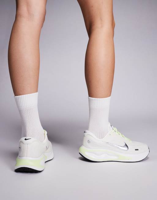 Zapatillas de deporte blancas y verdes Journey Run de Nike Running, 4 de 5