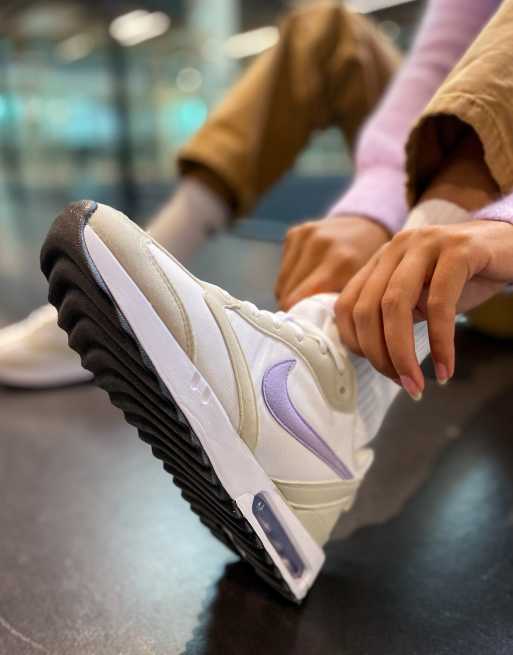 doble Suministro Leyenda Zapatillas de deporte blancas y violetas Air Max Dawn NN de Nike | ASOS