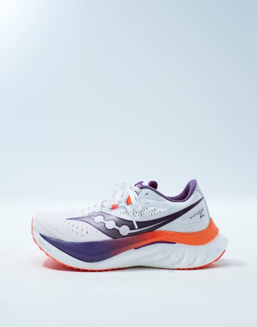 Zapatillas de deporte blancas y violetas para correr neutras Endorphin Speed 4 de Saucony ASOS