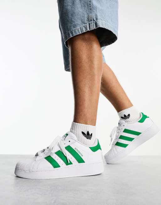 Zapatillas adidas hombre blancas y verdes hot sale