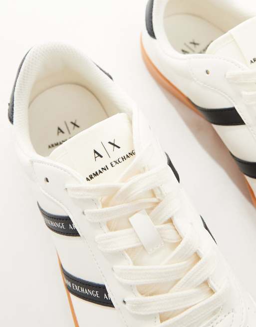 Zapatillas de deporte blanco hueso con dos rayas negras del logo y suela de goma de Armani Exchange ASOS