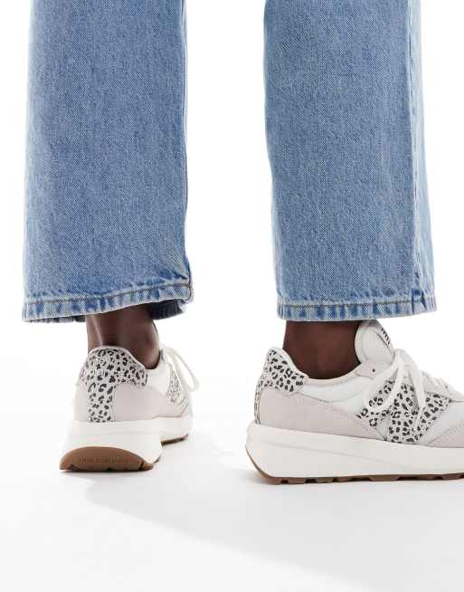 Zapatillas de deporte blanco hueso con estampado de leopardo 370 de New Balance, 5 de 5