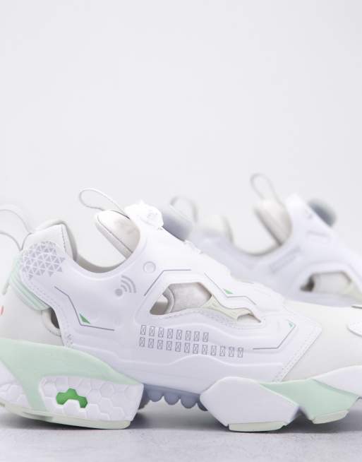 Zapatillas de deporte blanco hueso Insta Pump Fury de Reebok ASOS